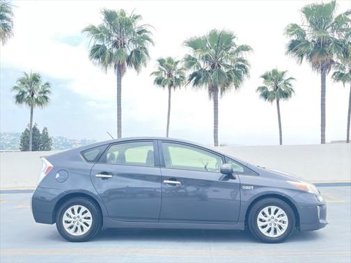 2013 Toyota Prius Plug-in Base