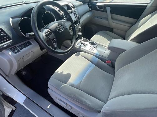 2013 Toyota Highlander SE