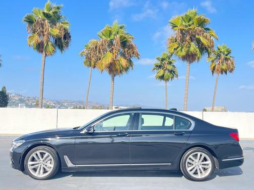 2016 BMW 750 i xDrive