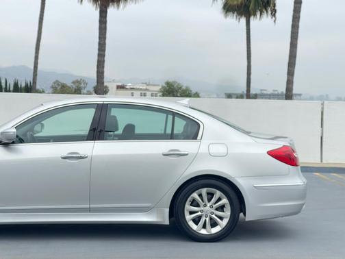 2012 Hyundai Genesis 3.8