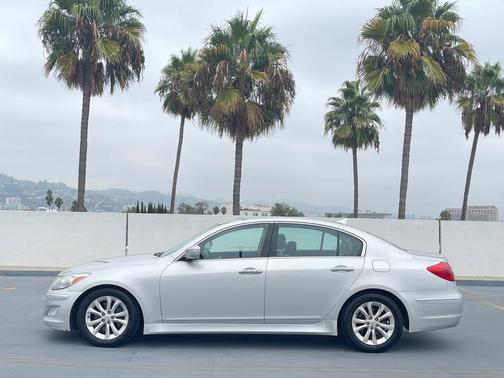 2012 Hyundai Genesis 3.8