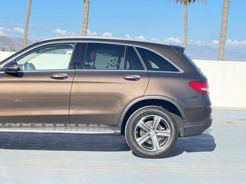 2016 Mercedes-Benz GLC 300 Base