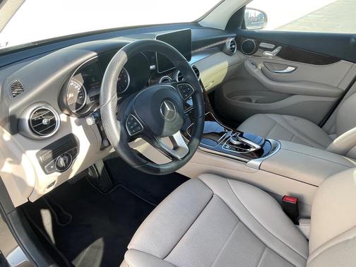 2016 Mercedes-Benz GLC 300 Base