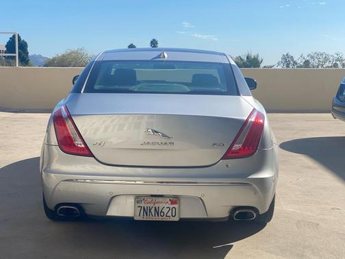 2015 Jaguar XJ Base