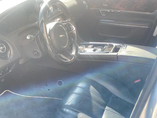 2015 Jaguar XJ Base