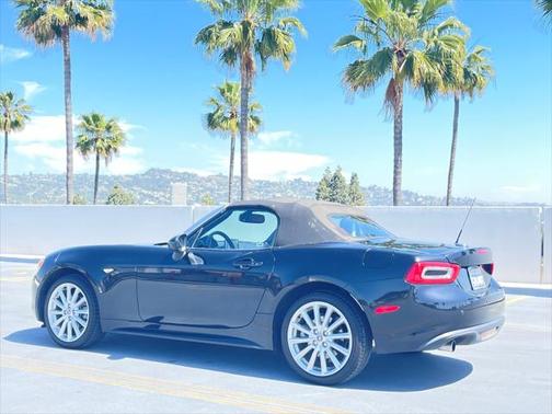 2017 FIAT 124 Spider Base