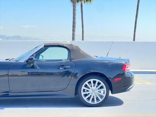 2017 FIAT 124 Spider Base