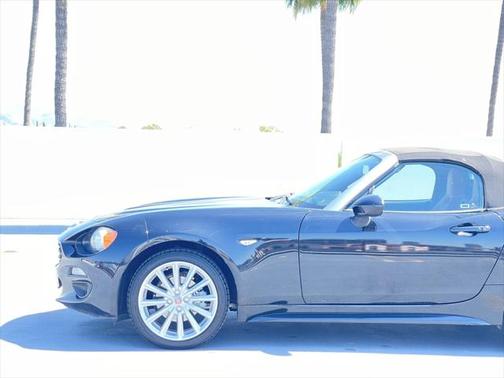 2017 FIAT 124 Spider Base