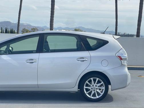 2013 Toyota Prius v Two