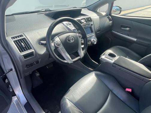 2013 Toyota Prius v Two