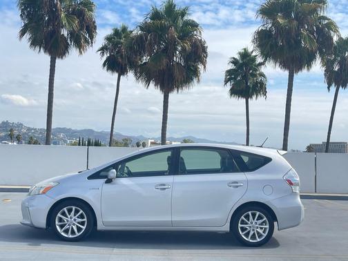 2013 Toyota Prius v Two