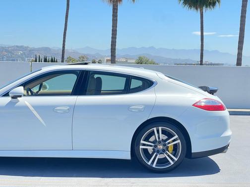 2013 Porsche Panamera 4