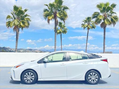 2021 Toyota Prius LE