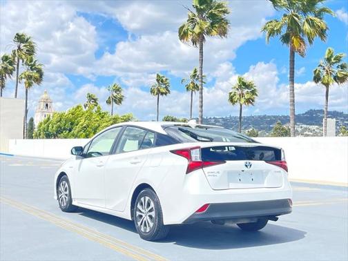 2021 Toyota Prius LE