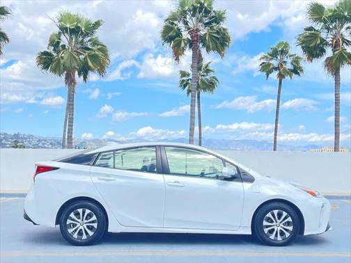 2021 Toyota Prius LE
