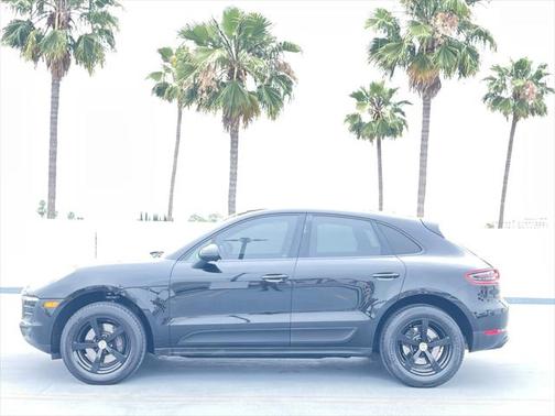 2018 Porsche Macan Base