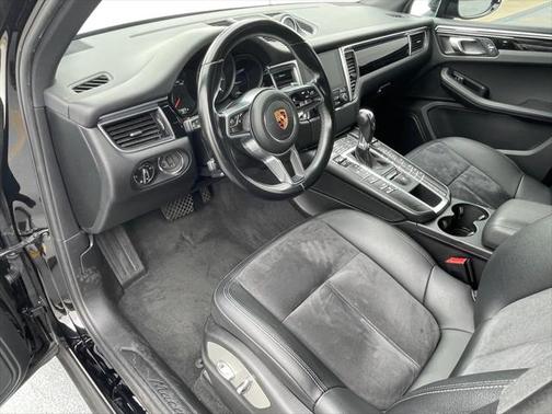 2018 Porsche Macan Base