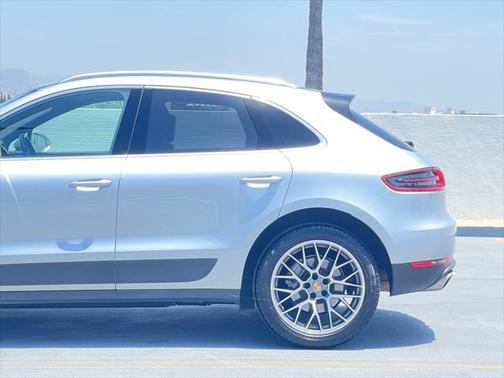 2017 Porsche Macan Base