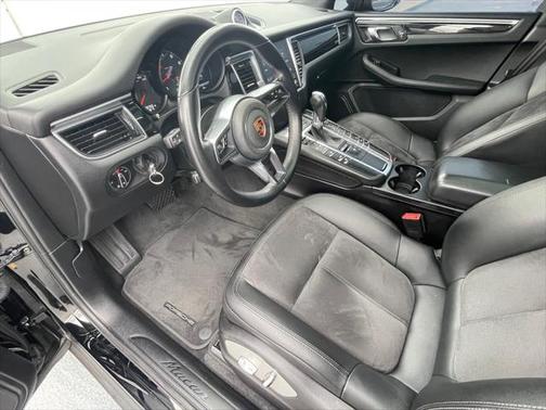 2018 Porsche Macan Base