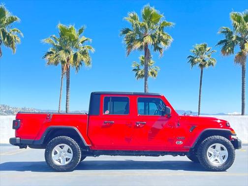 2022 Jeep Gladiator Sport S