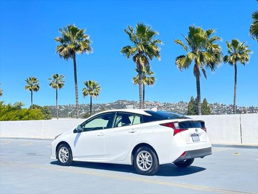 2019 Toyota Prius LE