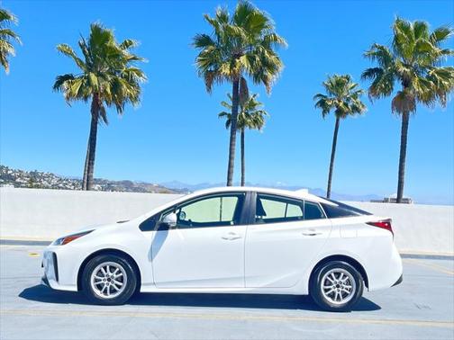 2019 Toyota Prius LE