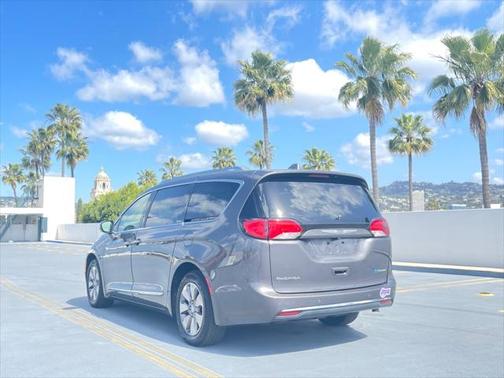 2018 Chrysler Pacifica Hybrid Limited