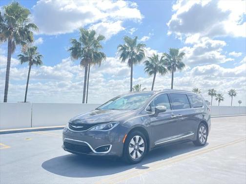 2018 Chrysler Pacifica Hybrid Limited