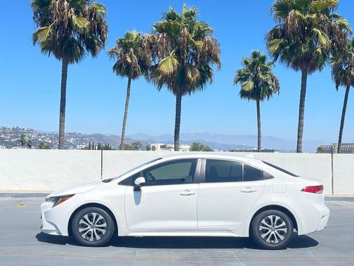 2022 Toyota Corolla Hybrid LE