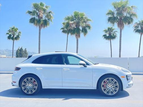 2017 Porsche Macan Turbo