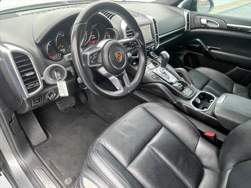2016 Porsche Cayenne Base