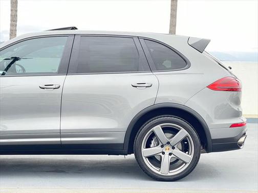 2016 Porsche Cayenne Base
