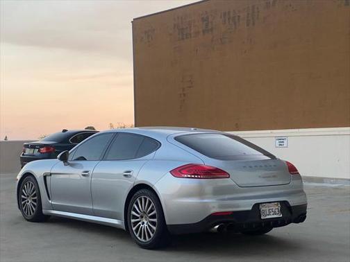 2015 Porsche Panamera 2
