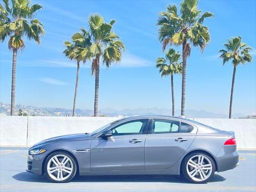 2017 Jaguar XE 35t Prestige