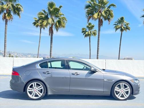 2017 Jaguar XE 35t Prestige