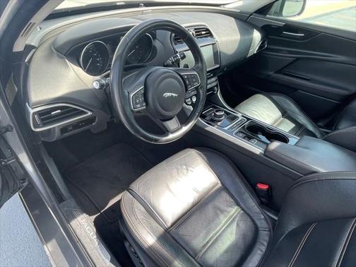 2017 Jaguar XE 35t Prestige