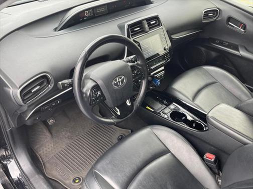 2022 Toyota Prius L