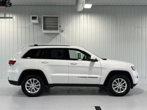 2022 Jeep Grand Cherokee Laredo