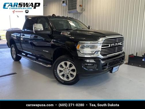 Diamond Black Crystal Pearlcoat 2023 RAM 3500 Laramie Crew Cab 4x4 6'4' Box