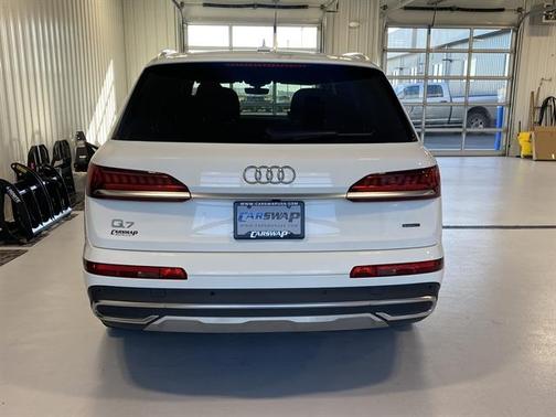 2024 Audi Q7 45 Premium Plus