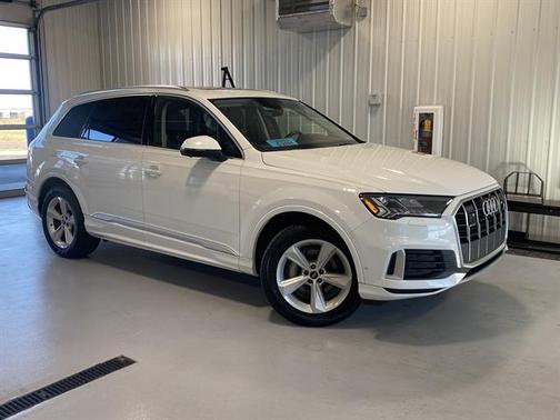 2024 Audi Q7 45 Premium Plus