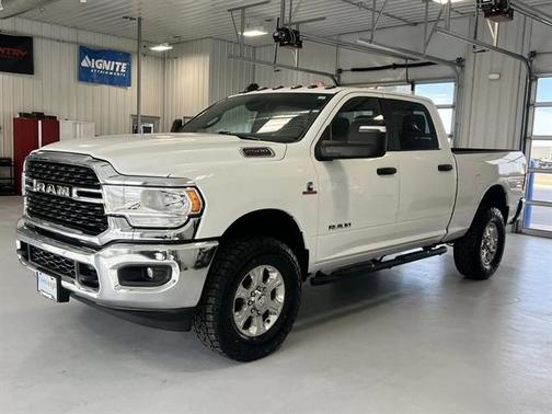 Bright White Clearcoat 2023 RAM 2500 Big Horn Crew Cab 4x4 6'4' Box