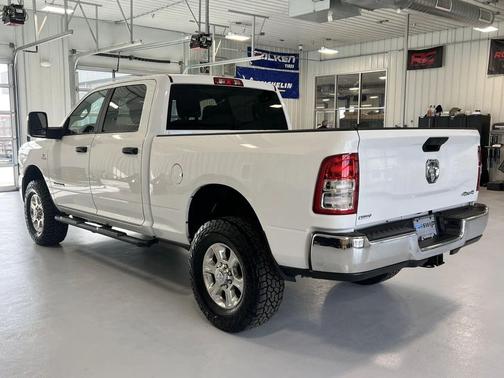 Bright White Clearcoat 2023 RAM 2500 Big Horn Crew Cab 4x4 6'4' Box