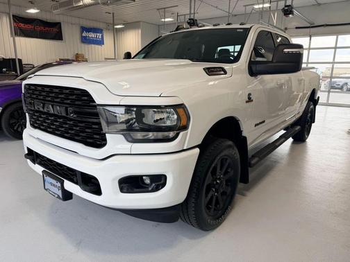 Bright White Clearcoat 2023 RAM 2500 Big Horn Crew Cab 4x4 6'4' Box