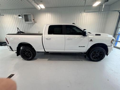 Bright White Clearcoat 2023 RAM 2500 Big Horn Crew Cab 4x4 6'4' Box