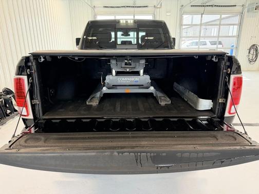 Brilliant Black Crystal Pearlcoat 2016 RAM 2500 Laramie