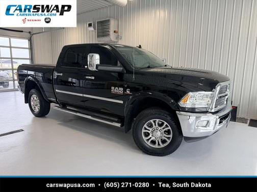 Brilliant Black Crystal Pearlcoat 2016 RAM 2500 Laramie