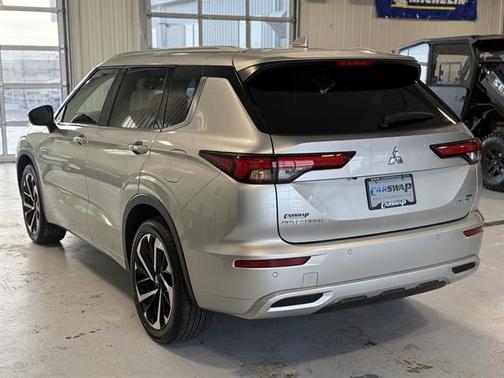 2025 Mitsubishi Outlander PHEV SEL