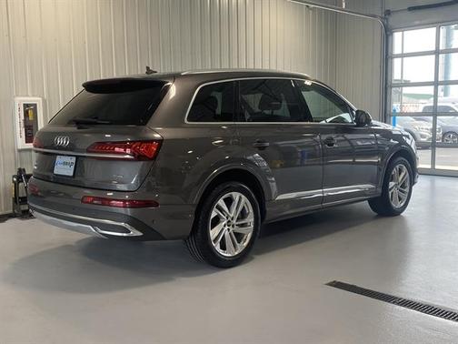 2023 Audi Q7 55 Premium Plus