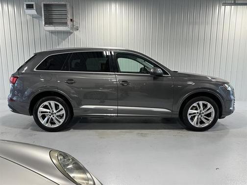 2024 Audi Q7 55 Premium Plus
